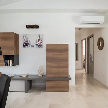 Apartment Bellevue By Klodge Budoni